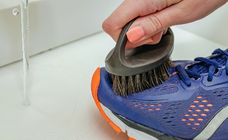 靴下を臭くしないための予防策「靴を清潔にする」